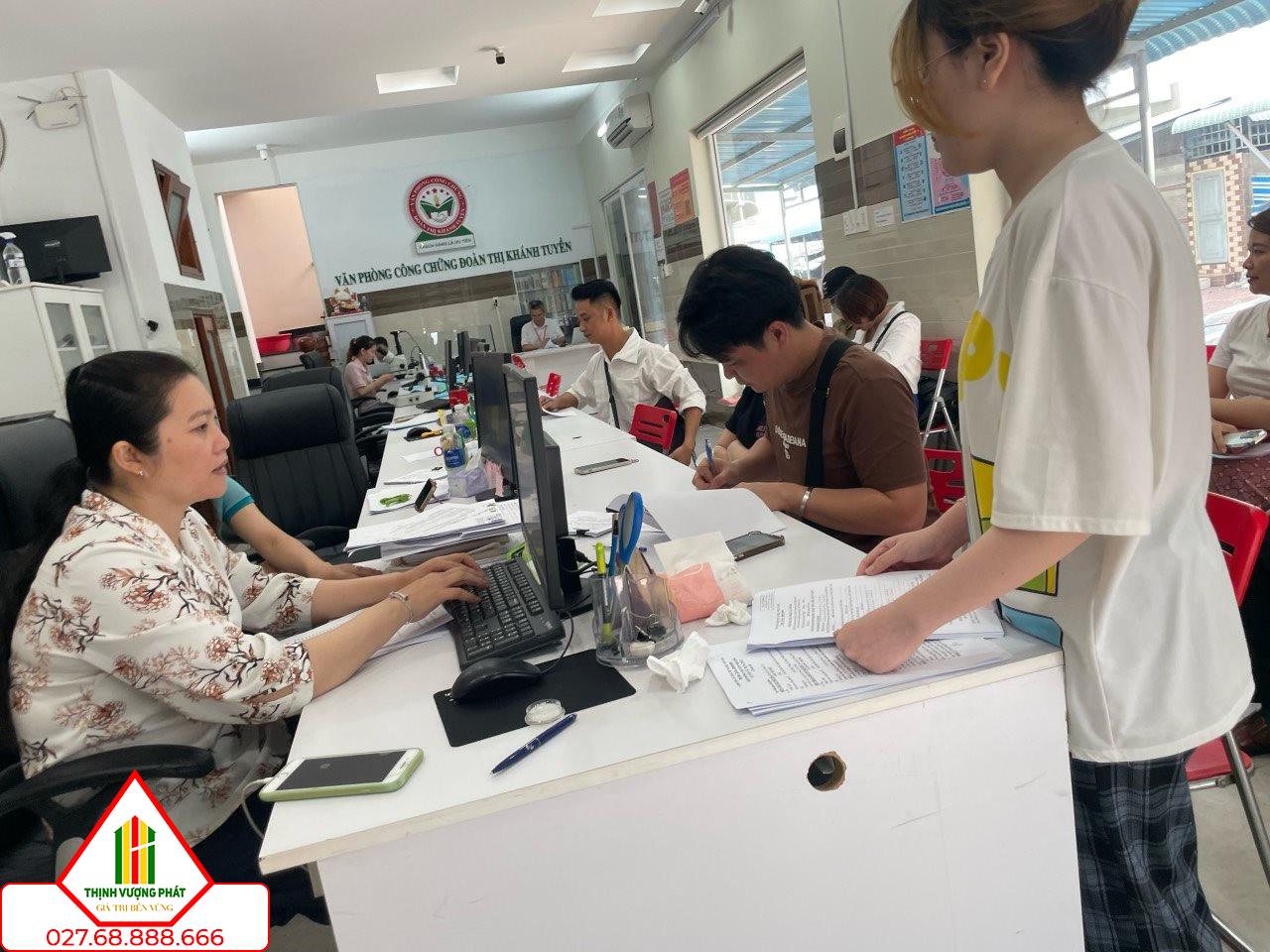 Hiện môi giới bắt đầu có giao dịch tốt hơn thời điểm 2023. Ảnh: HV