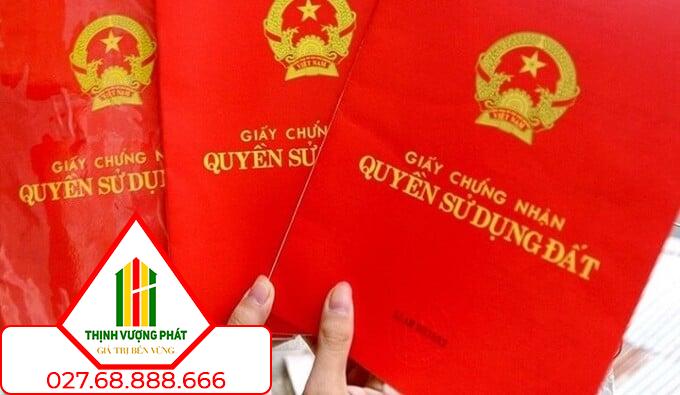 Việc ban hành bảng giá đất mới cũng sẽ làm tăng chi phí làm sổ đỏ lần đầu. Ảnh: Internet