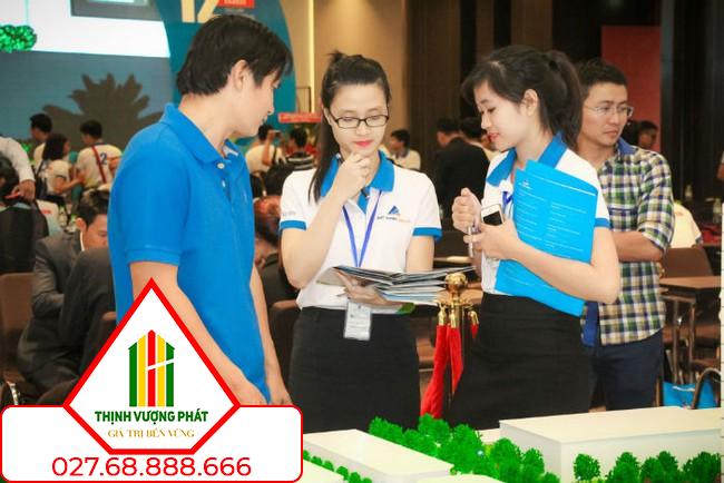 Nghĩa vụ của người hành nghề môi giới bất động sản là gì?- Ảnh 1.