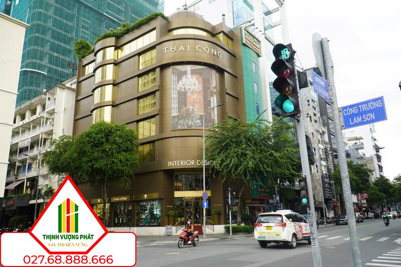Mặt bằng Công ty TNHH Thái Công Việt Nam toạ lạc ở vị trí đắc địa ngay ngã tư Hai Bà Trưng giao với đường Nguyễn Siêu. Ảnh: Hạ Mây