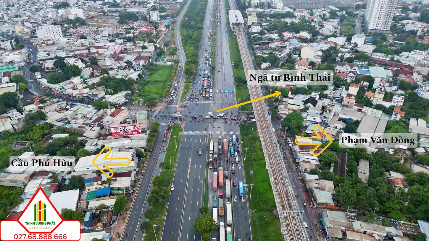 Vành đai 2 đi qua khu vực ngã tư Bình Thái trên đường Võ Nguyên Giáp. Ảnh: Anh Tú