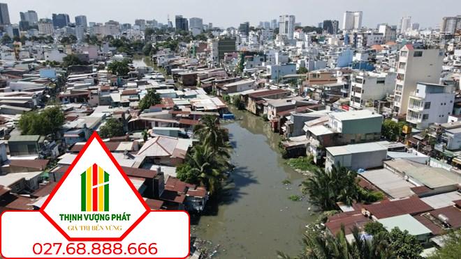 TPHCM sẽ giải tỏa trắng hơn 1.300 hộ dân để cải tạo rạch Xuyên Tâm. Ảnh: Anh Tú