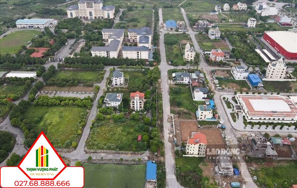 Khi thực hiện tách thửa đất thổ cư, người dân phải nộp các khoản tiền theo quy định. Ảnh minh họa: Phan Anh