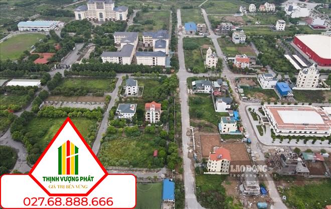 Theo các chuyên gia của VARS, thí điểm cho phép nhà đầu tư thỏa thuận nhận quyền sử dụng với đất nông nghiệp, phi nông nghiệp làm nhà ở thương mại trong 5 năm là cơ chế đúng đắn. Ảnh minh họa: Phan Anh
