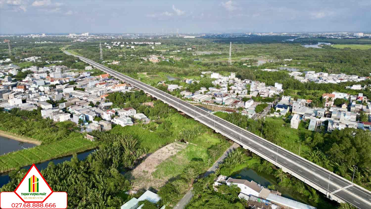 Dự án cao tốc Bến Lức - Long Thành qua huyện Nhà Bè. Ảnh: Anh Tú
